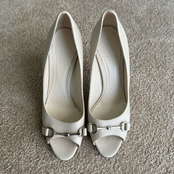 Gucci Horsebit Leather Peep Toe Stiletto Pumps Ivory Size 37 - Picture 2 of 14